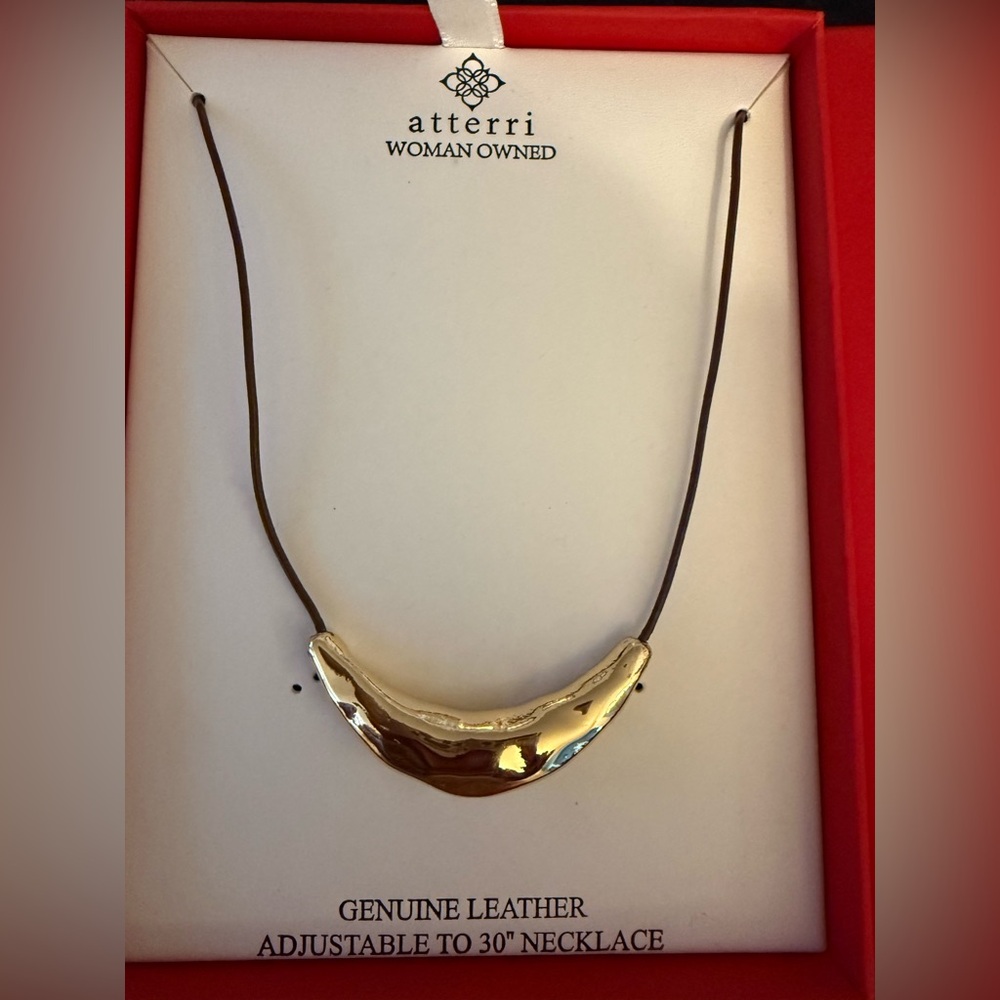 Atterri Gold Pendant Necklace
